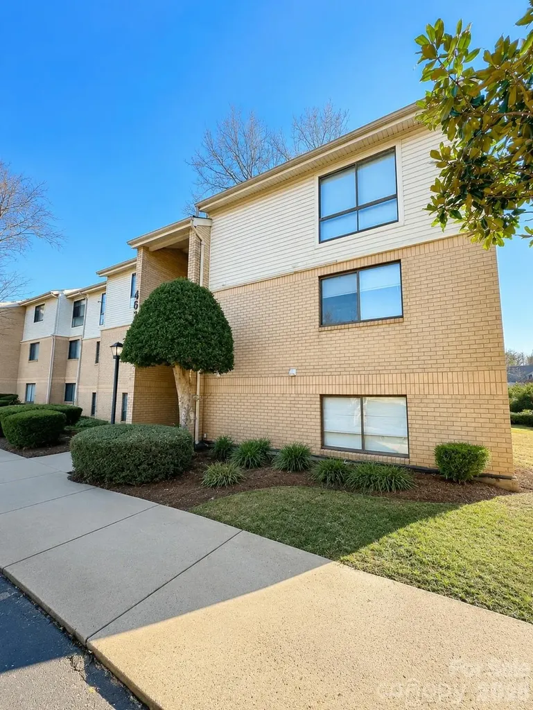 4822 Spring Lake Drive Charlotte NC 28212