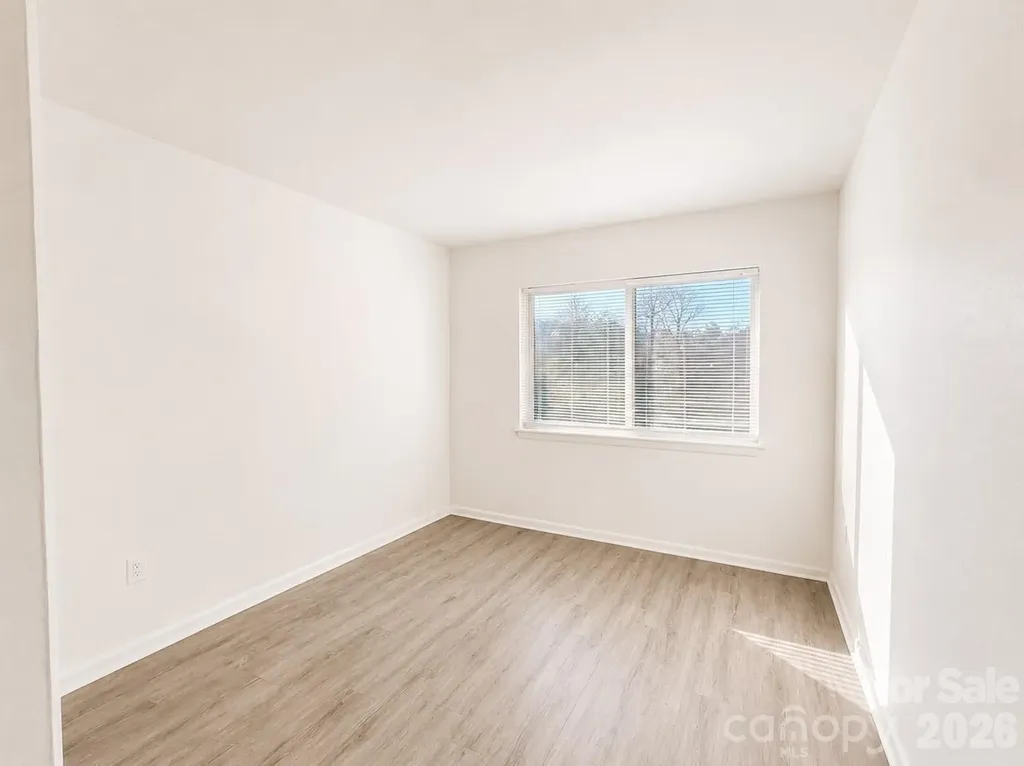 4822 Spring Lake Drive Charlotte NC 28212