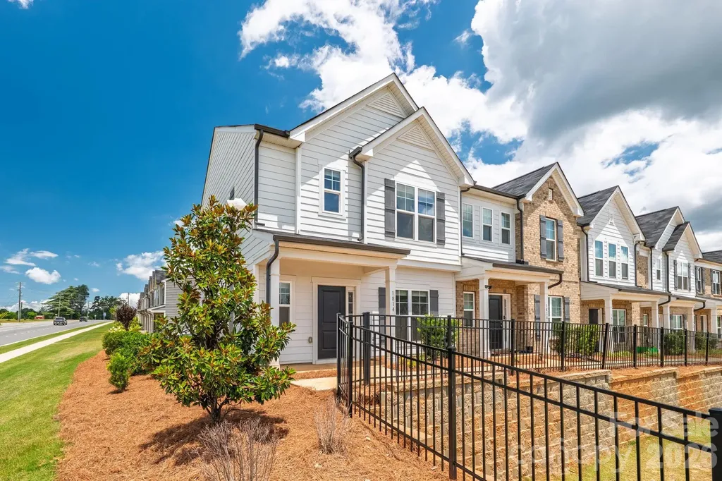 1814 Saint Louis Alley NW Concord NC 28027