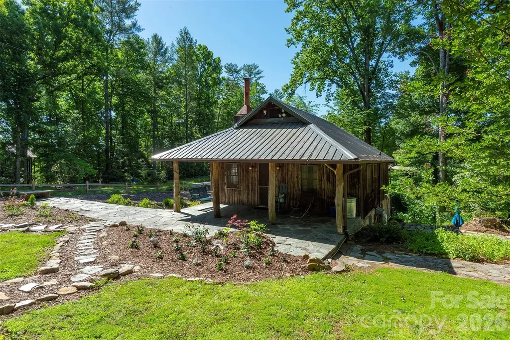 1760 & 1768 Linville Avenue Morganton NC 28655