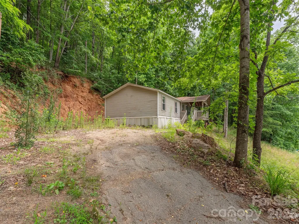 87 Holly Ridge Road Candler NC 28715