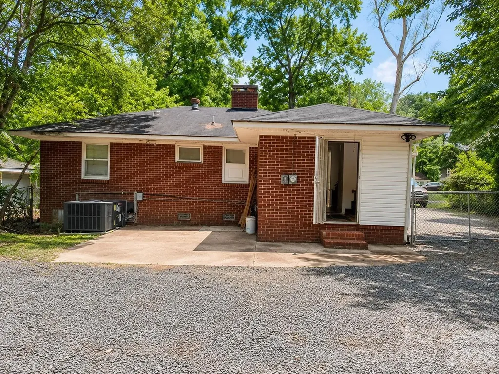 1637 Eastway Drive Charlotte NC 28205