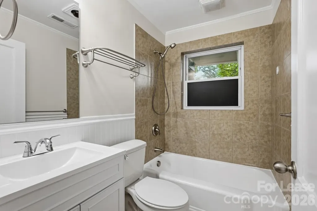 2525 Runnymede Lane Charlotte NC 28209