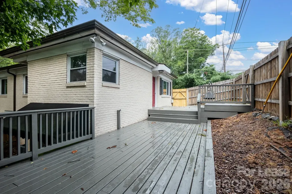 2525 Runnymede Lane Charlotte NC 28209
