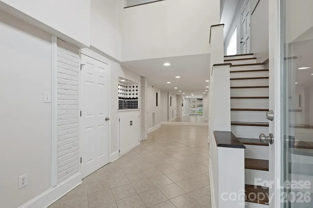 2525 Runnymede Lane Charlotte NC 28209