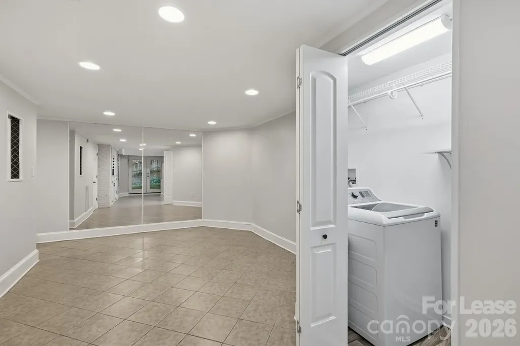 2525 Runnymede Lane Charlotte NC 28209