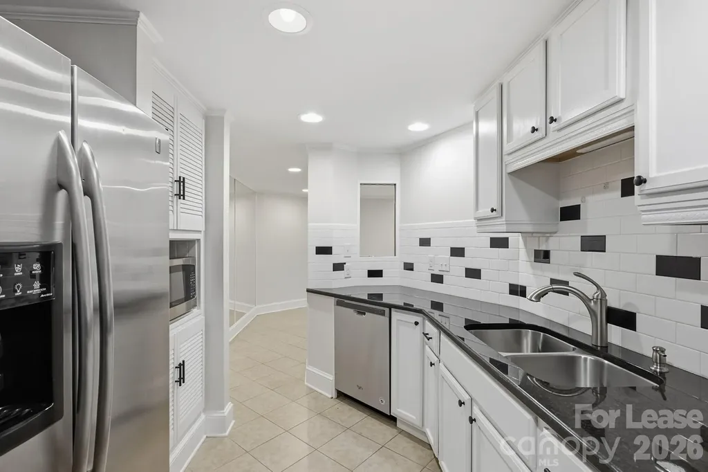 2525 Runnymede Lane Charlotte NC 28209