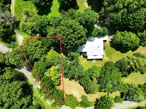 379 Chunns Cove Road Asheville NC 28805