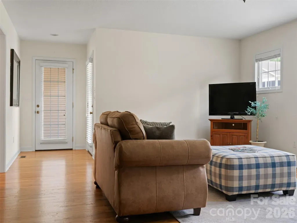 107 Cottage Loop Waynesville NC 28785