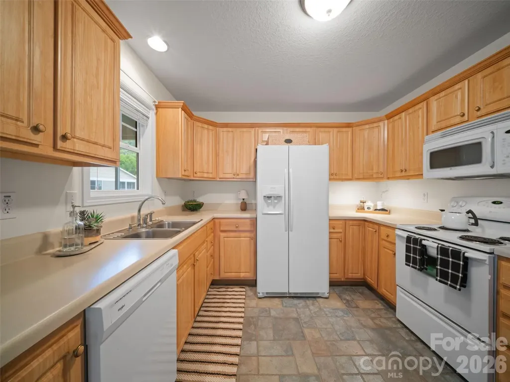 107 Cottage Loop Waynesville NC 28785