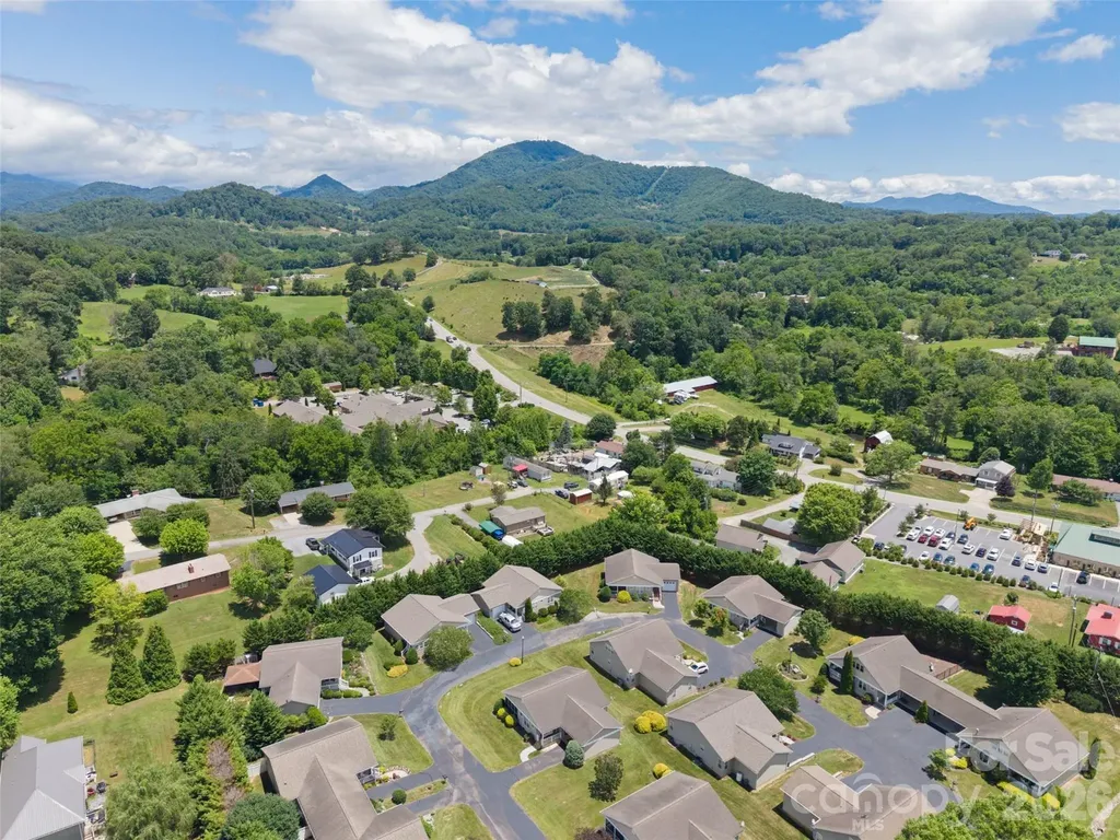 107 Cottage Loop Waynesville NC 28785