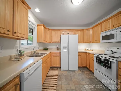 107 Cottage Loop Waynesville NC 28785