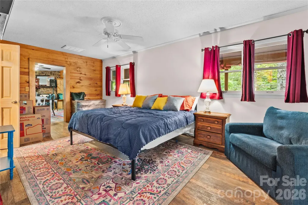 180 Longview Road Newland NC 28657