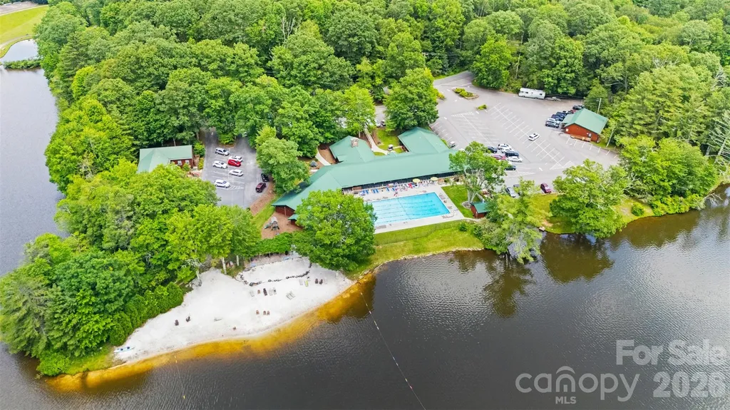 180 Longview Road Newland NC 28657