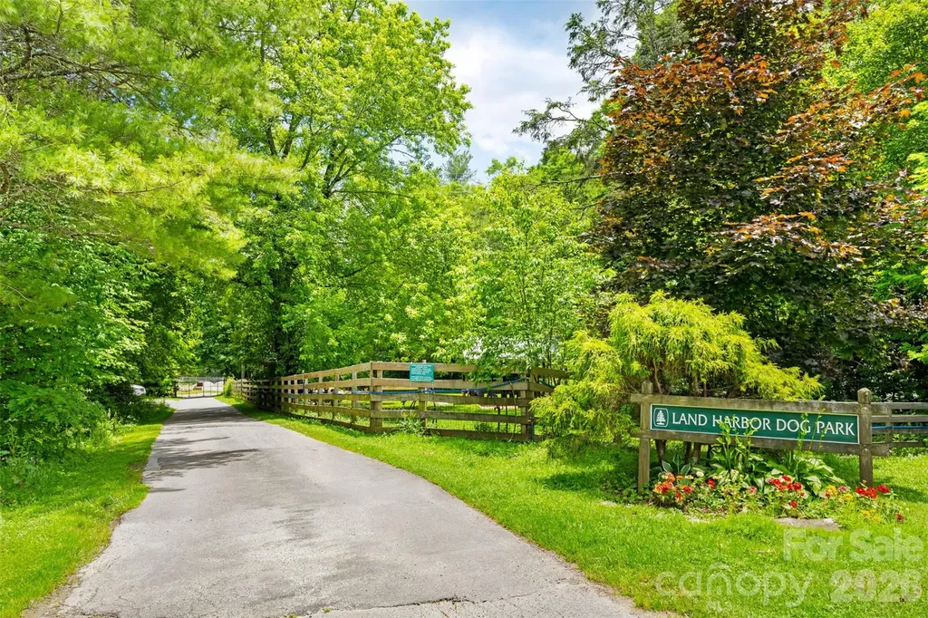 180 Longview Road Newland NC 28657