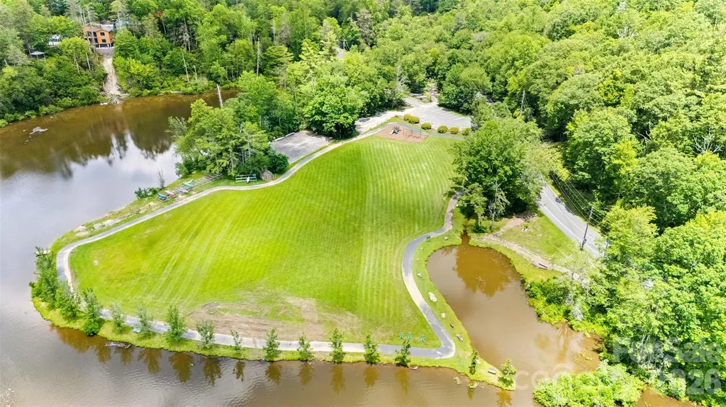 180 Longview Road Newland NC 28657