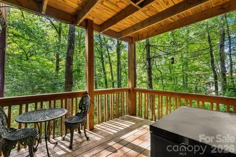 180 Longview Road Newland NC 28657