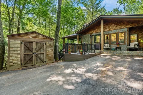 180 Longview Road Newland NC 28657