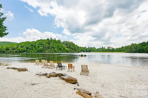 180 Longview Road Newland NC 28657