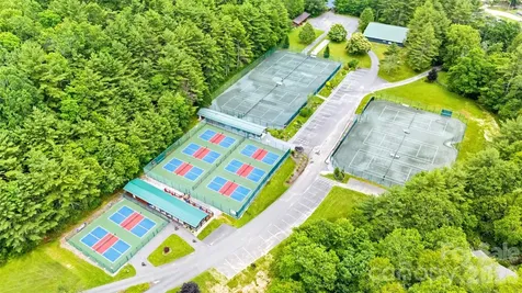 180 Longview Road Newland NC 28657