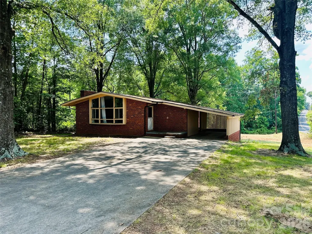 14 Pop Davis Road Taylorsville NC 28681