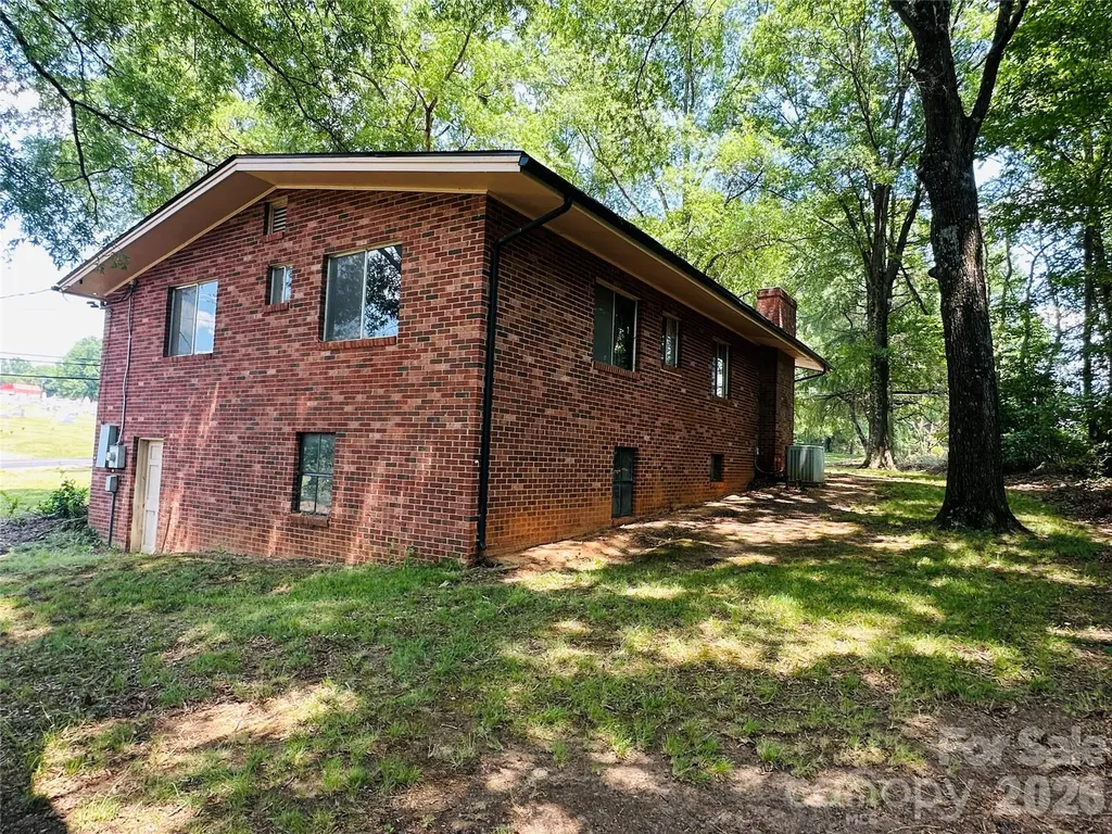 14 Pop Davis Road Taylorsville NC 28681
