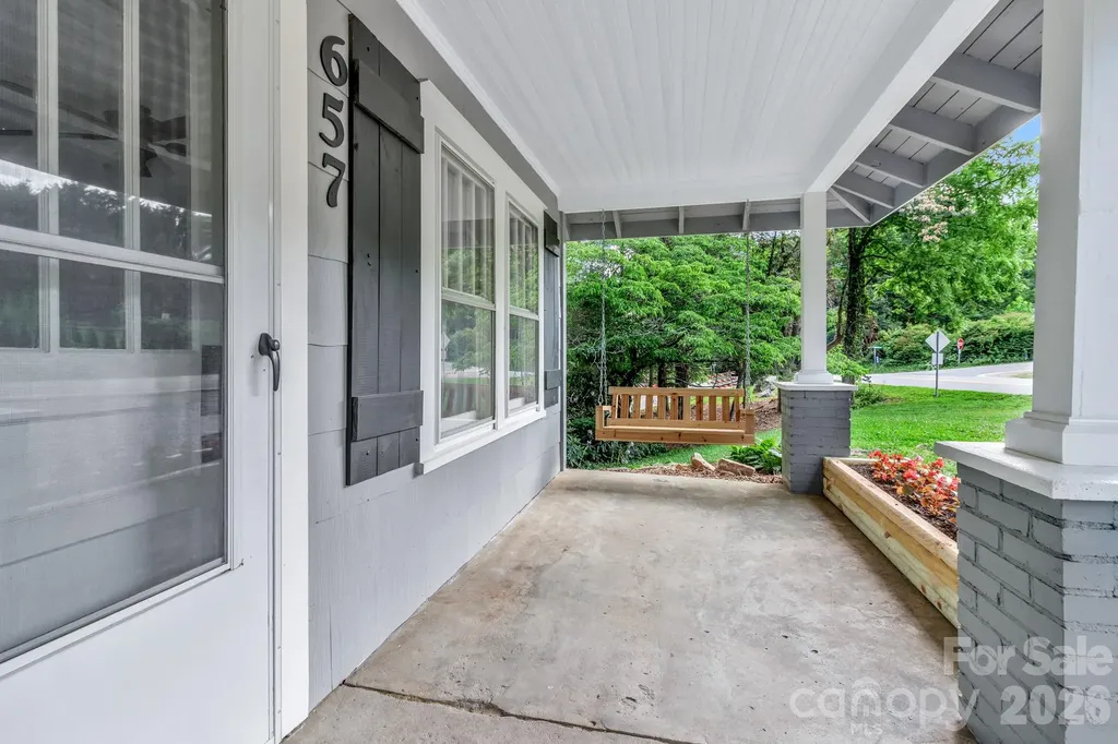 657 Old Fort Road Fairview NC 28730