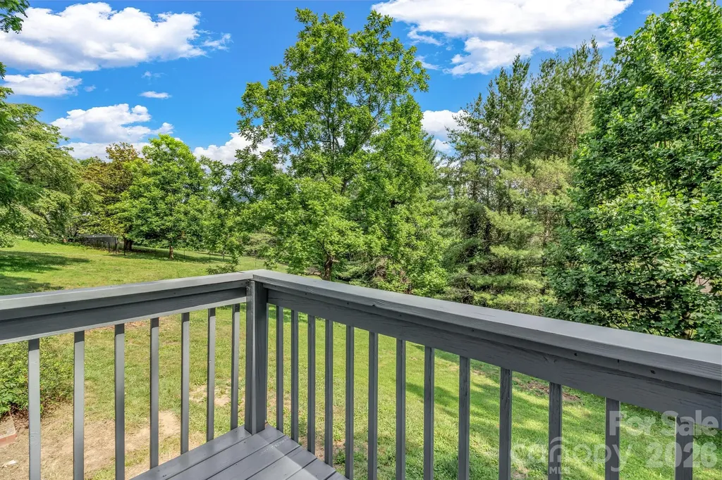 657 Old Fort Road Fairview NC 28730