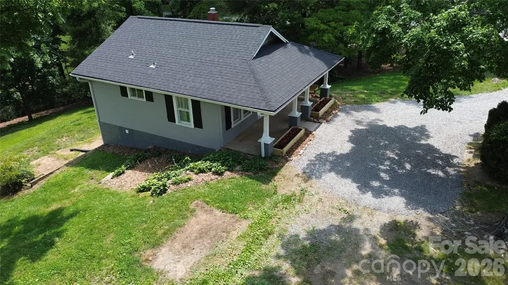657 Old Fort Road Fairview NC 28730