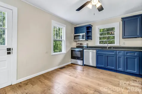 657 Old Fort Road Fairview NC 28730