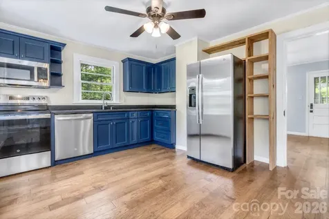 657 Old Fort Road Fairview NC 28730