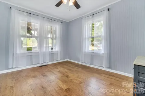 657 Old Fort Road Fairview NC 28730