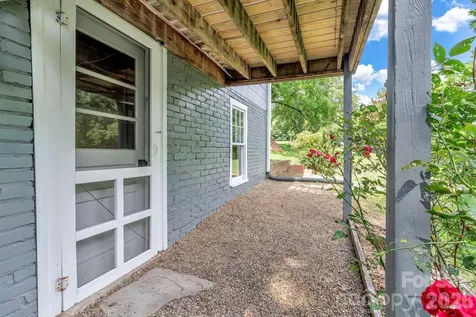 657 Old Fort Road Fairview NC 28730