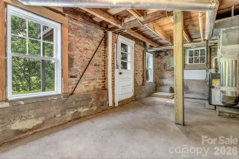 657 Old Fort Road Fairview NC 28730