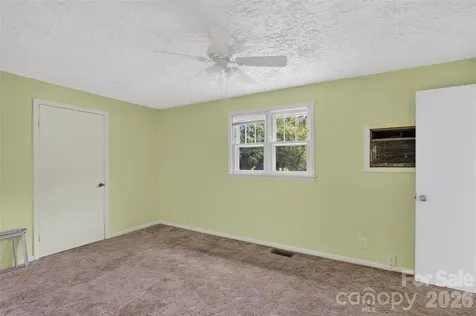 940 Meadowlane Drive NW Lenoir NC 28645