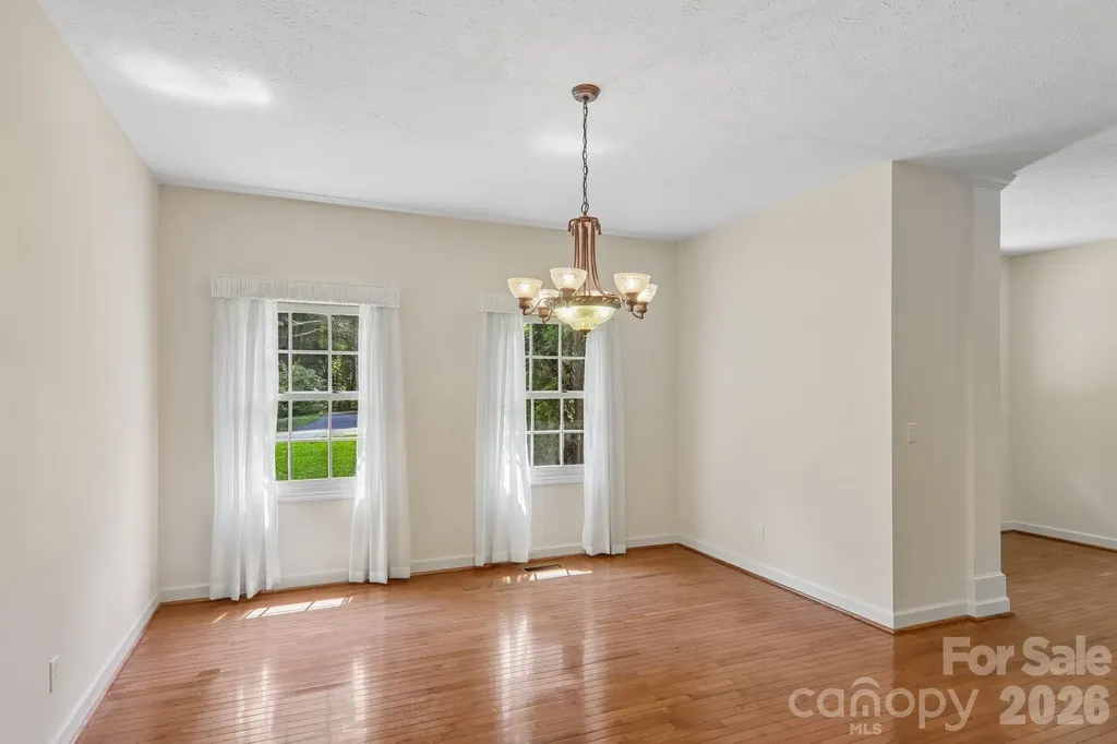 208 Arbor Lane Hendersonville NC 28791