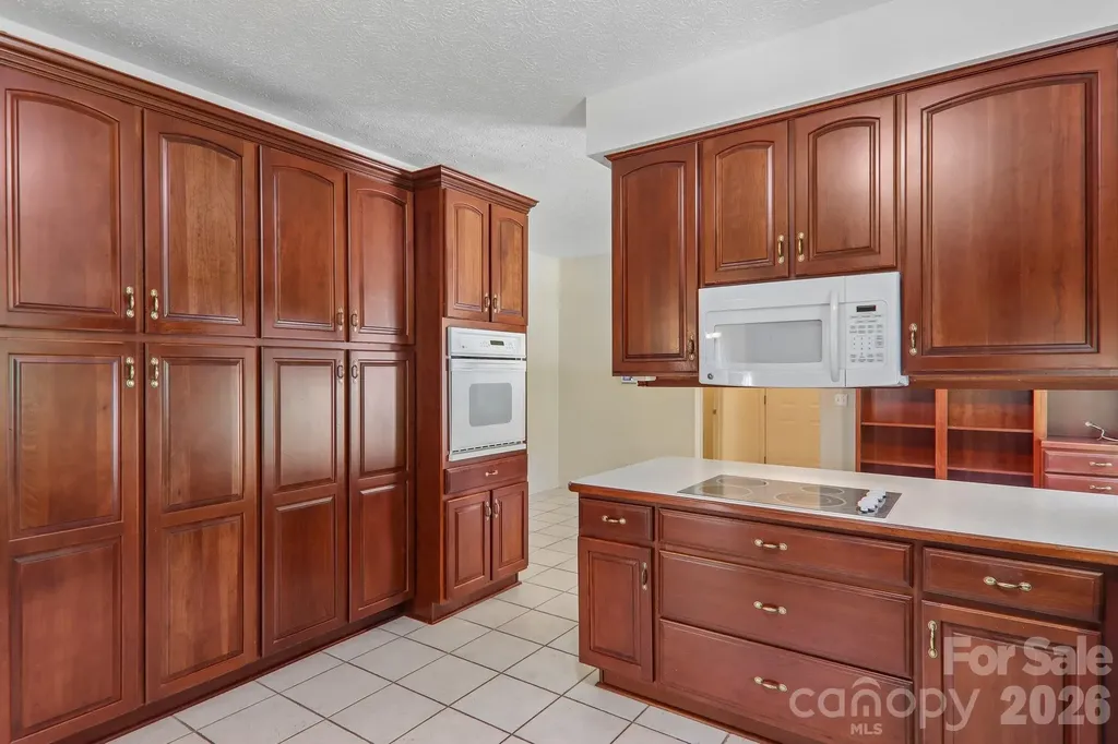 208 Arbor Lane Hendersonville NC 28791