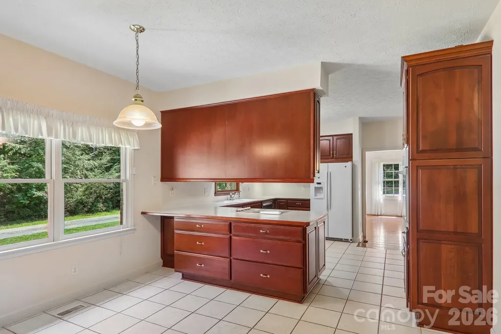 208 Arbor Lane Hendersonville NC 28791