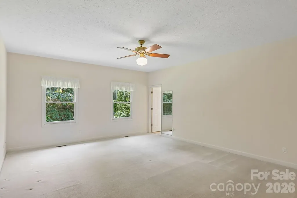 208 Arbor Lane Hendersonville NC 28791