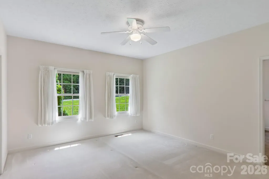 208 Arbor Lane Hendersonville NC 28791