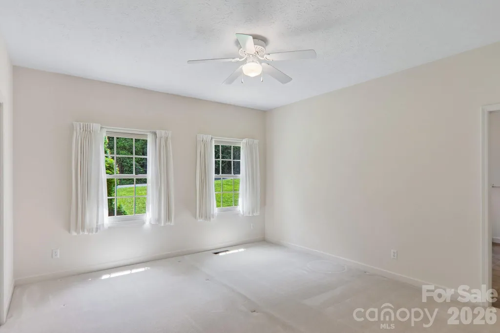208 Arbor Lane Hendersonville NC 28791