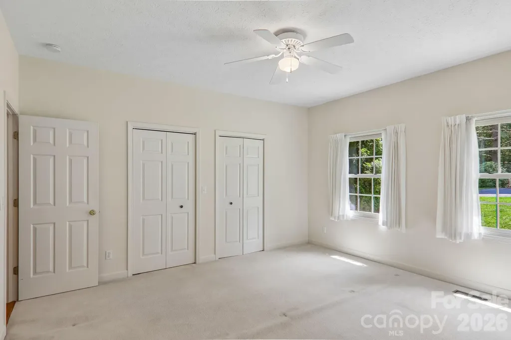 208 Arbor Lane Hendersonville NC 28791