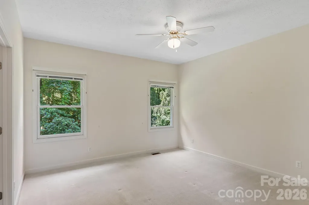 208 Arbor Lane Hendersonville NC 28791
