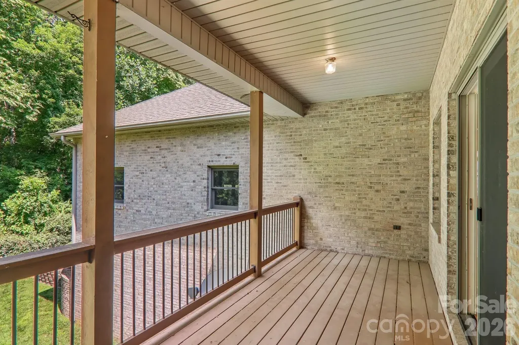 208 Arbor Lane Hendersonville NC 28791