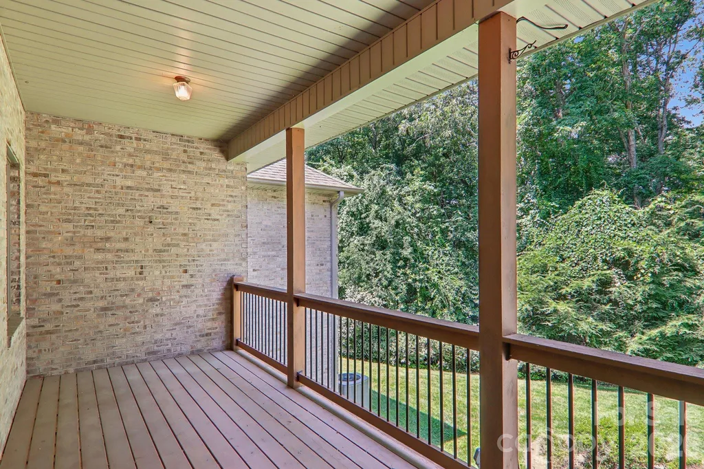 208 Arbor Lane Hendersonville NC 28791
