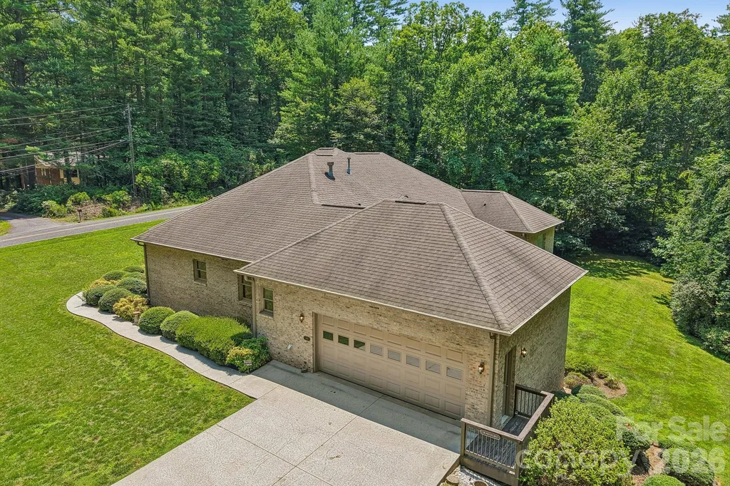 208 Arbor Lane Hendersonville NC 28791