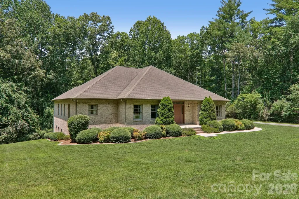 208 Arbor Lane Hendersonville NC 28791