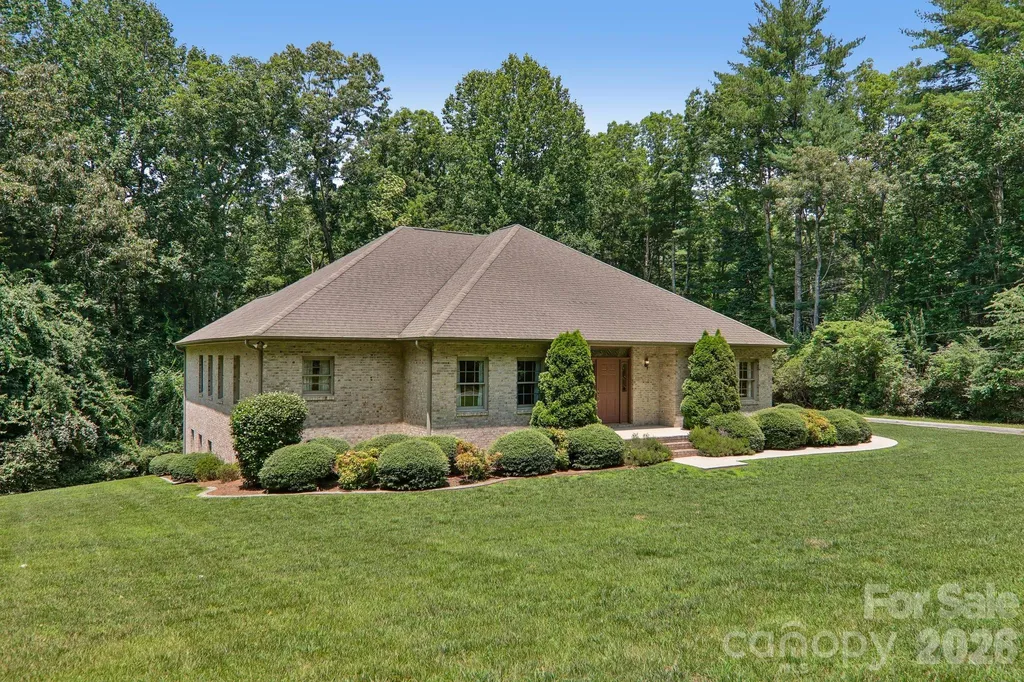 208 Arbor Lane Hendersonville NC 28791