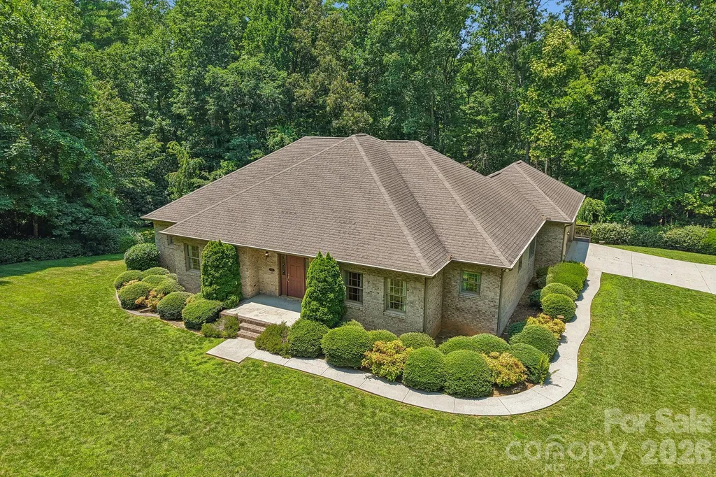 208 Arbor Lane Hendersonville NC 28791