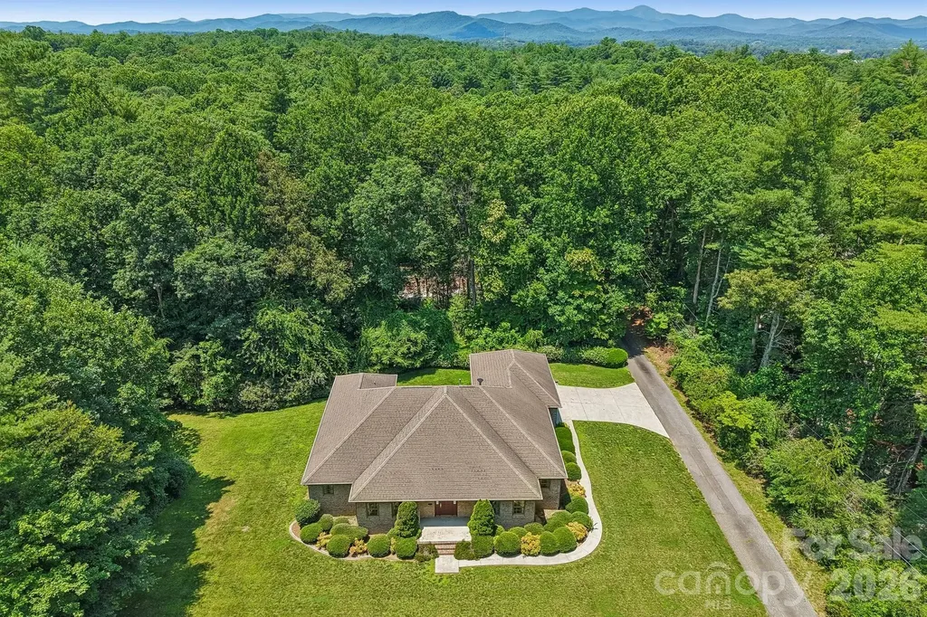 208 Arbor Lane Hendersonville NC 28791
